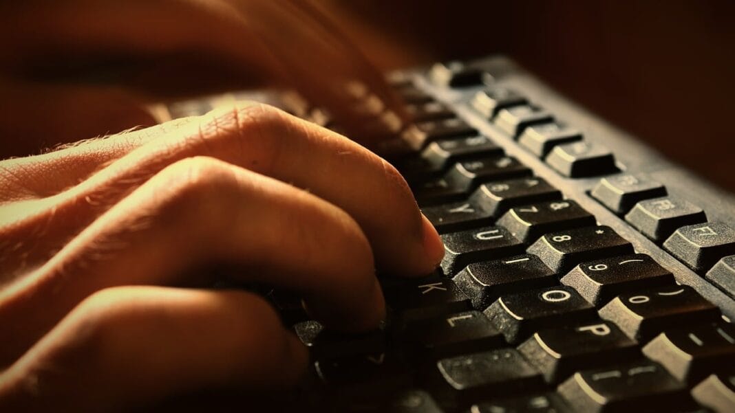 typing-8272012_1280